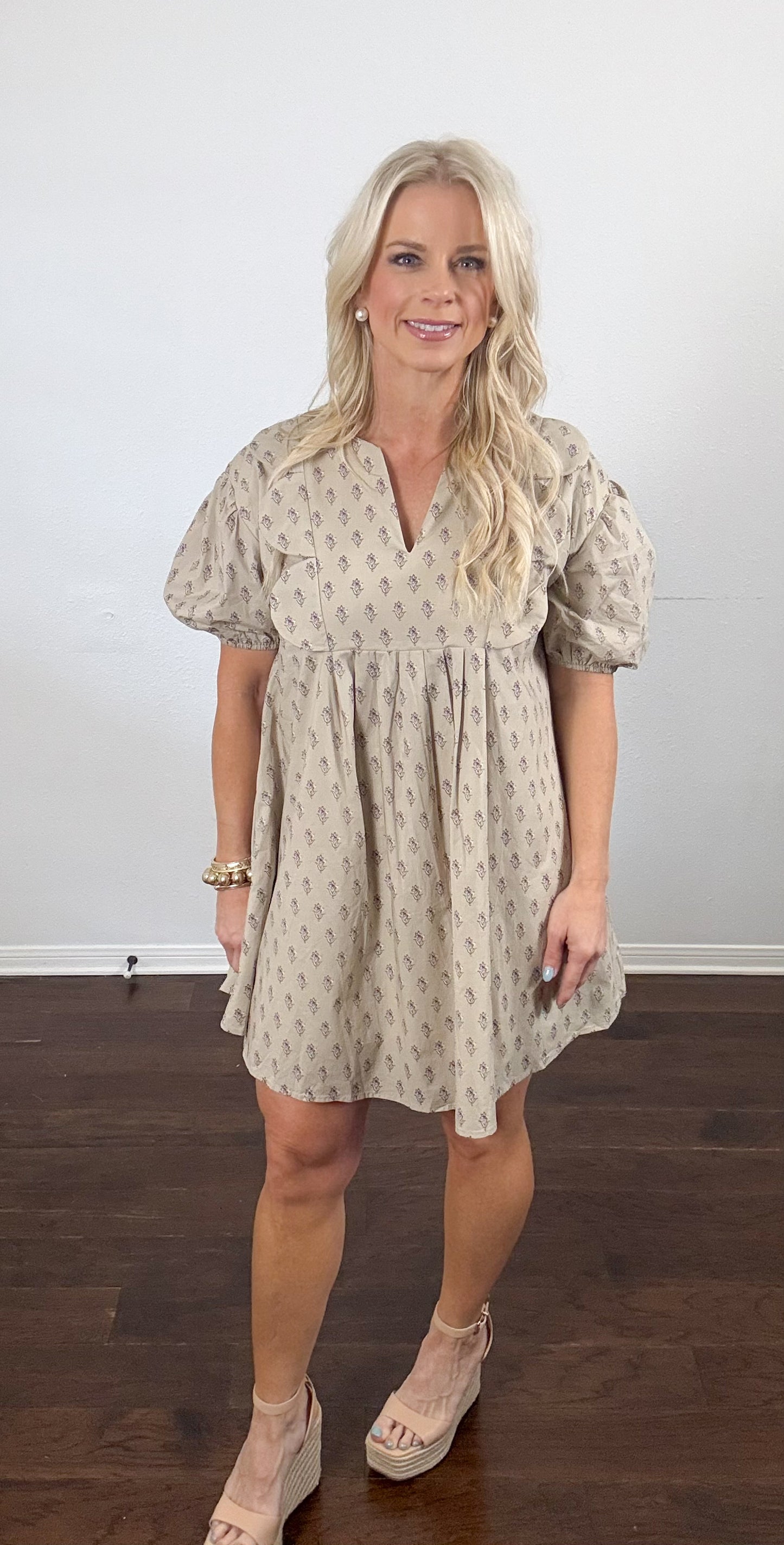 Taupe Floral Print Short Sleeve v-neck Mini Dress
