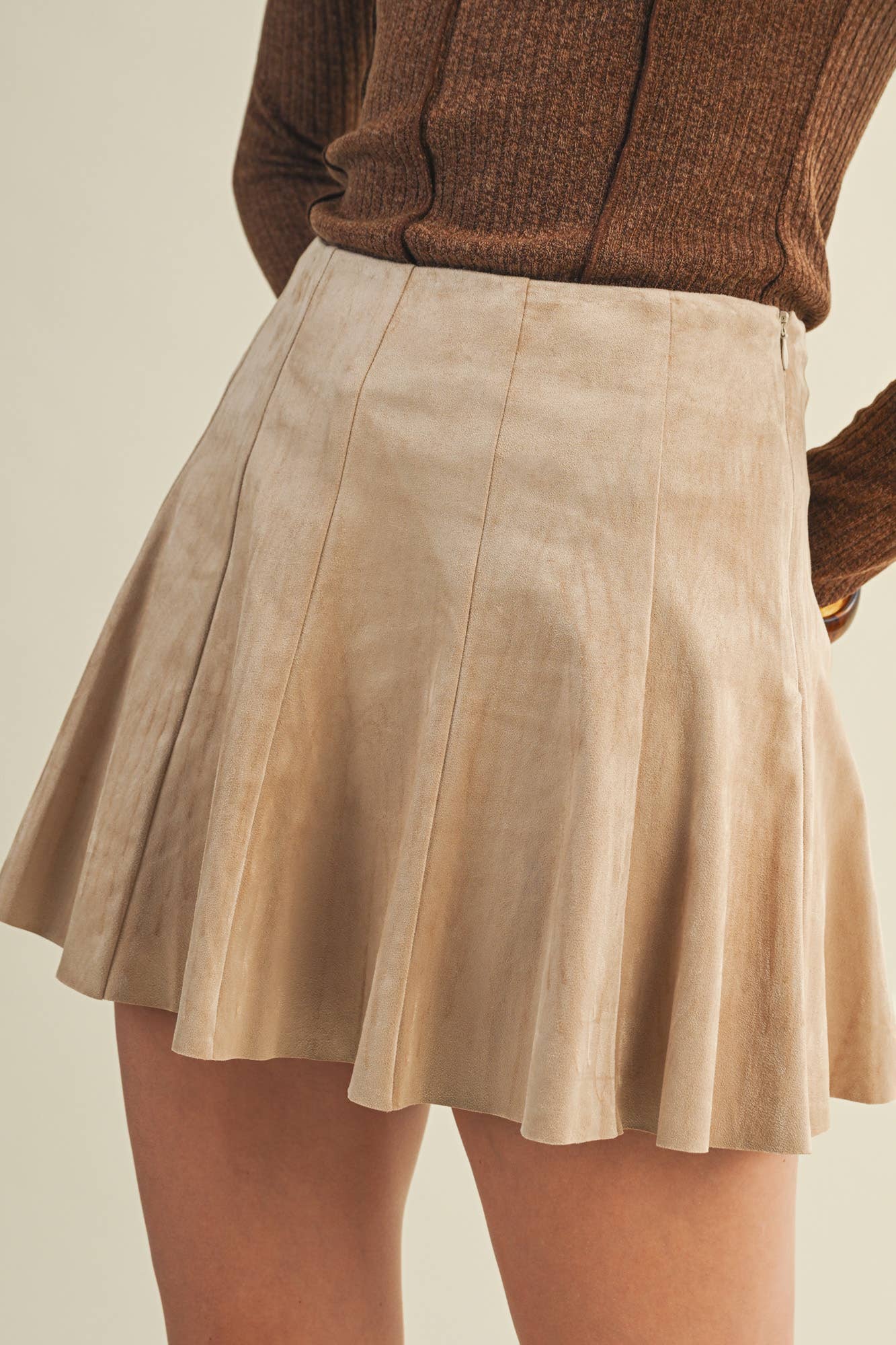 SUEDE SIDE ZIPPER FLARED SKORT