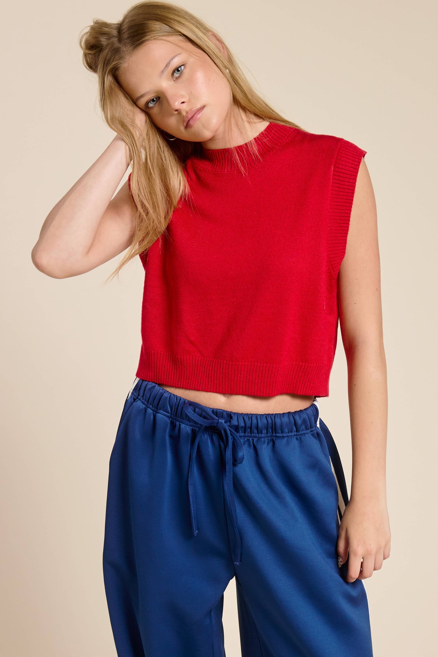 Lightweight Solid Knit Sleeveless Vest