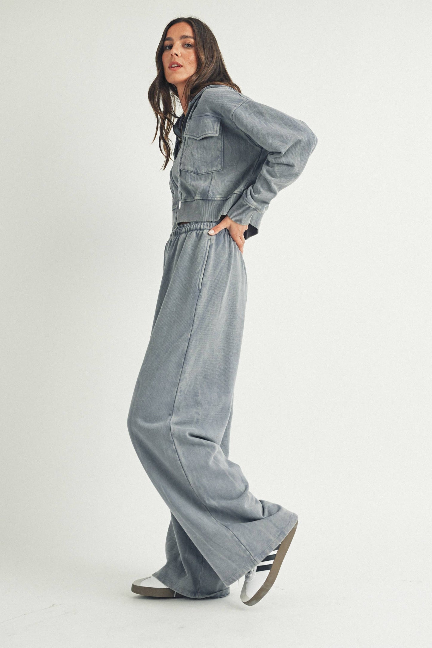 WIDE LEG SWEATPANTS - WASHED BLUE