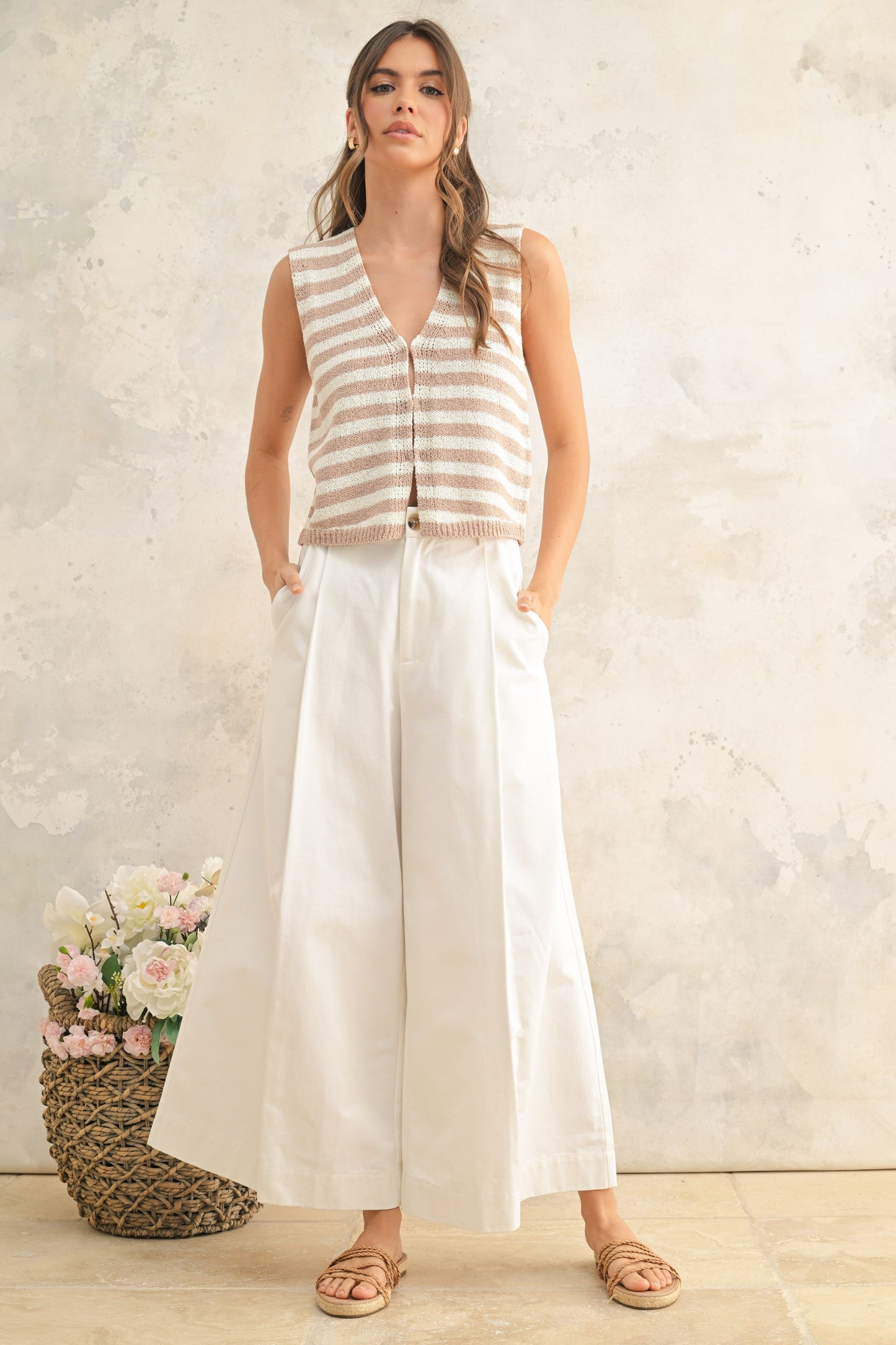 Tan/White Hook and Eye Closure Ves