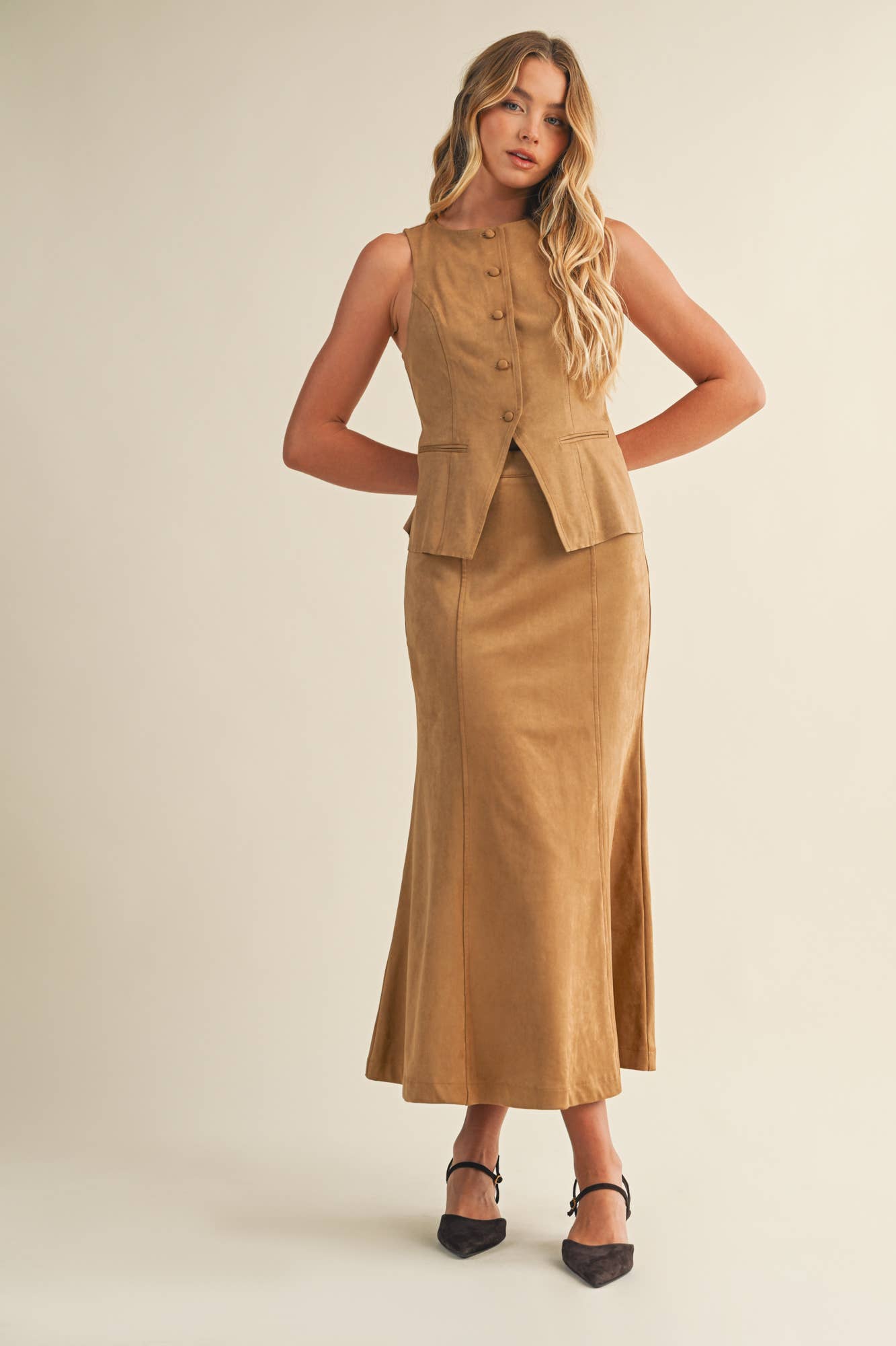 SUEDE FLUTED GORE HEM SKIRT