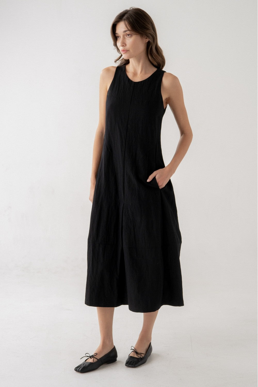 Sleeveless V-Neck A-Line Dress - Black