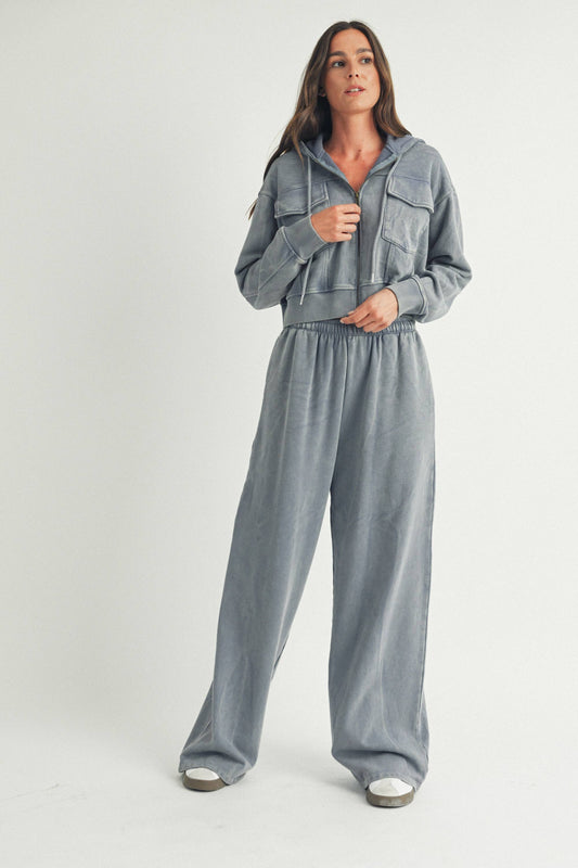 WIDE LEG SWEATPANTS - WASHED BLUE
