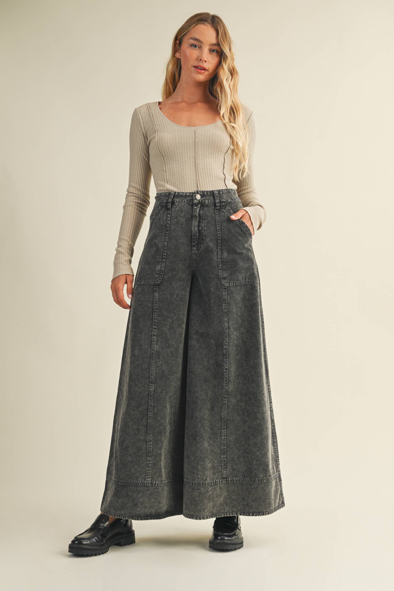 ULTRA WIDE LEG CARPENTER PANTS