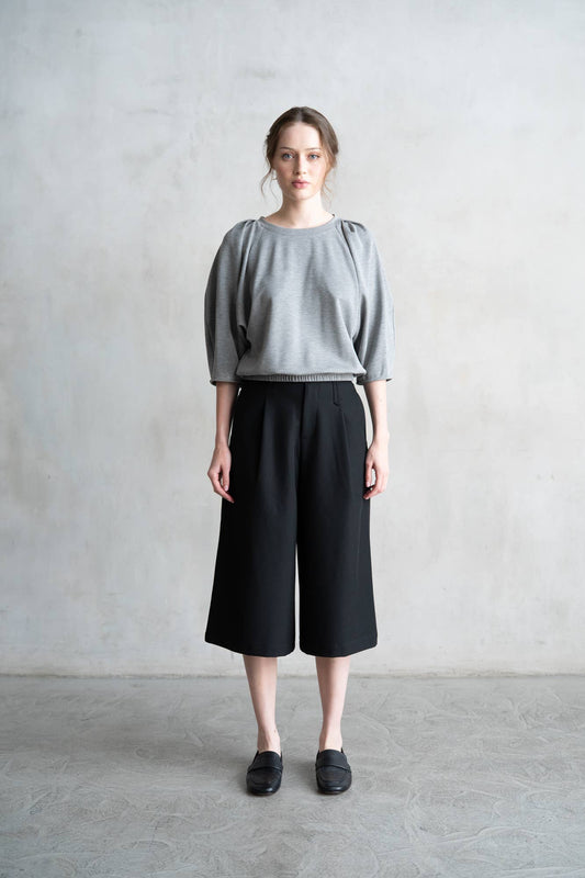 COMFY STRETCH PULLOVER TOP