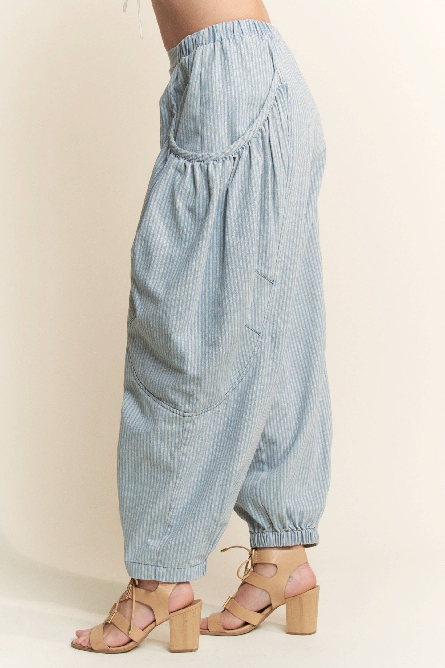 STRIPED DENIM DRAPED BARREL PANTS