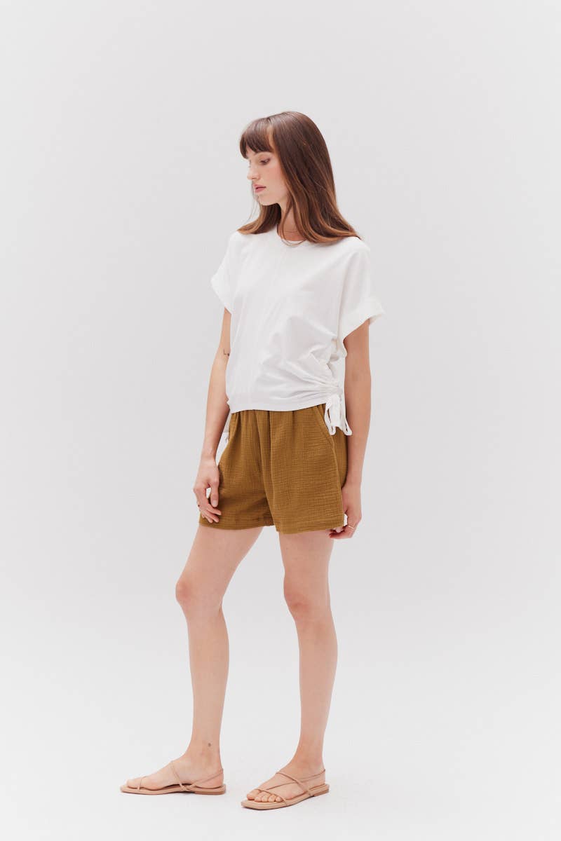 SIDE SCRUNCH TEE