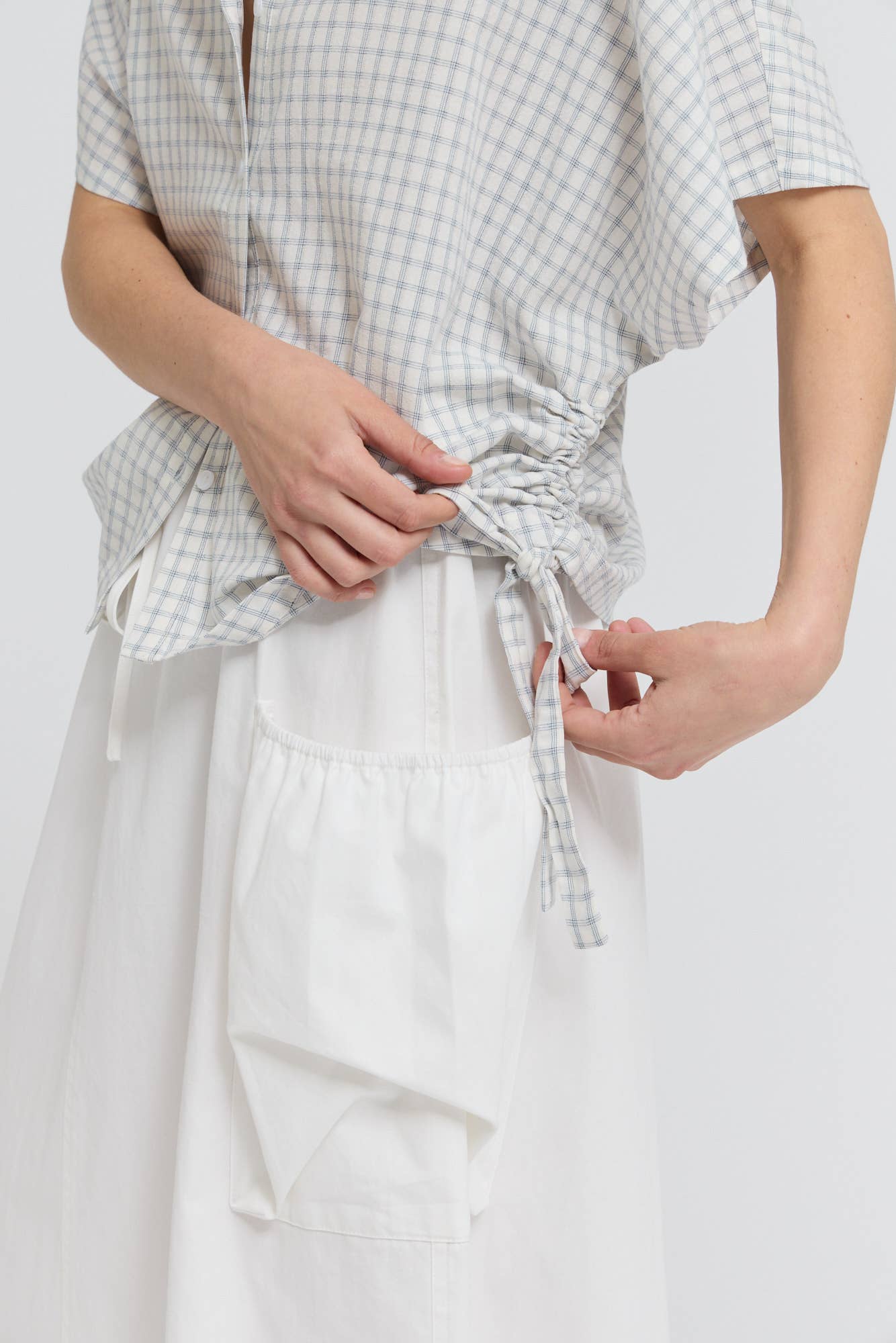 SIDE TIE SHORT SHIRT