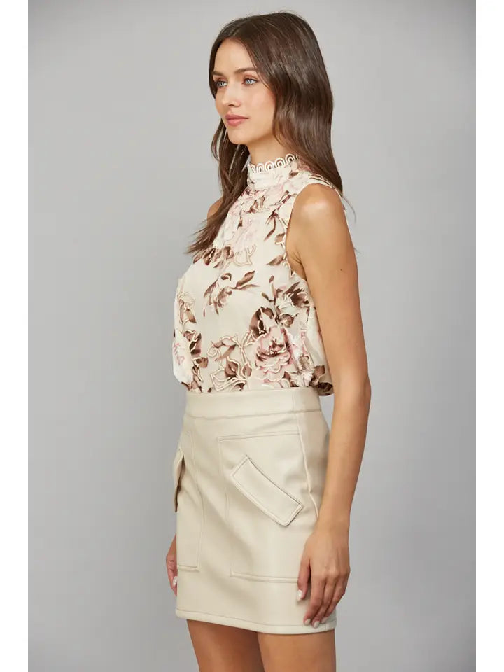 Floral Sleeveless Top w/Scalloped Neck Detail