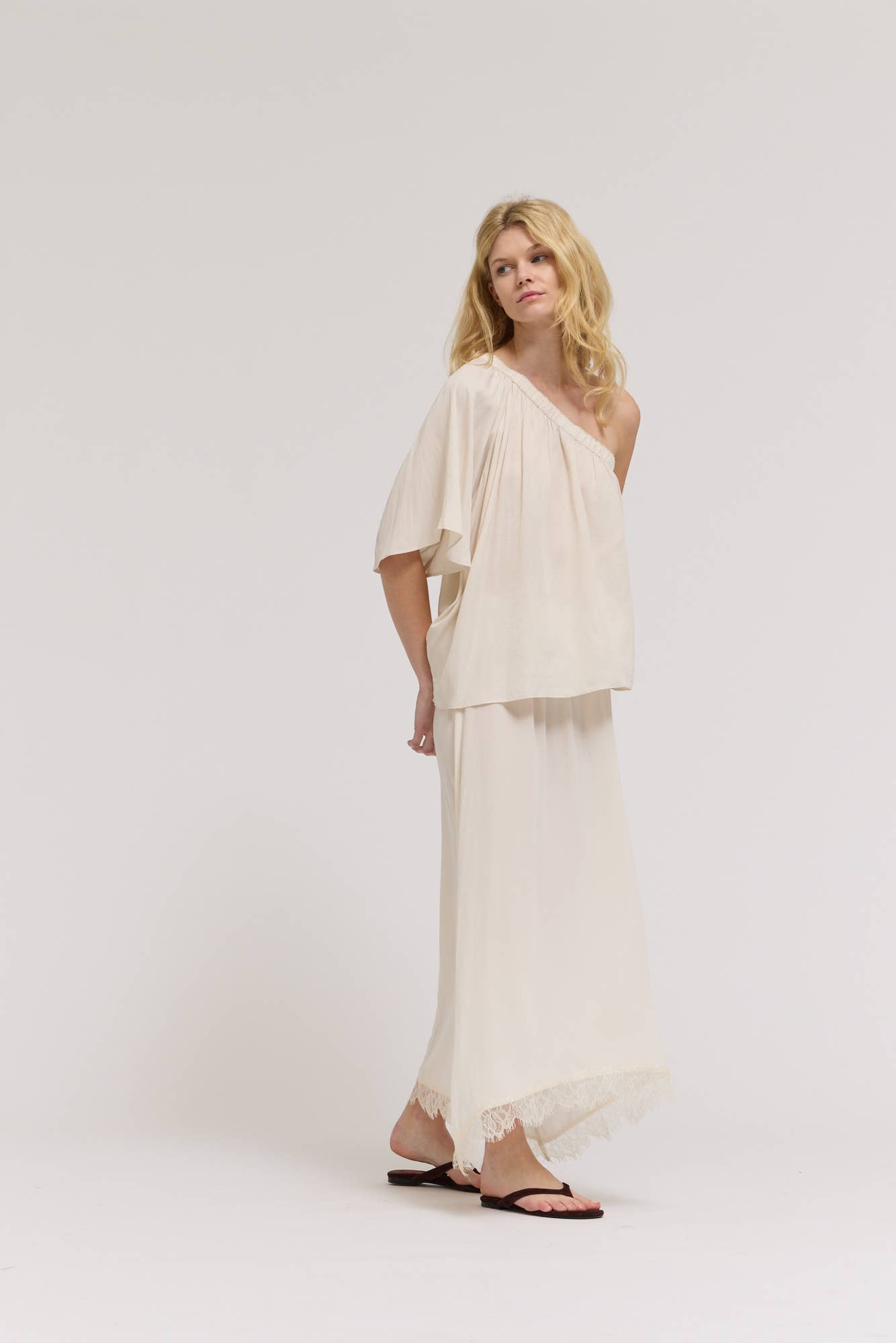  VISCOSE LACE SKIRT