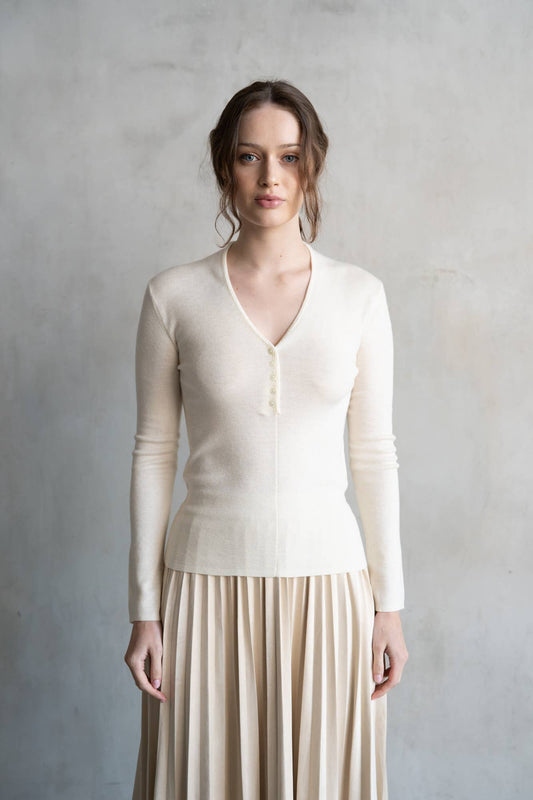 V NECK BUTTON CLOSURE KNIT TOP